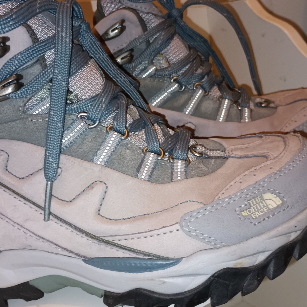 The North Face Hiking Boots Hedgehog Hydra Seal Boots Women's 6.5
